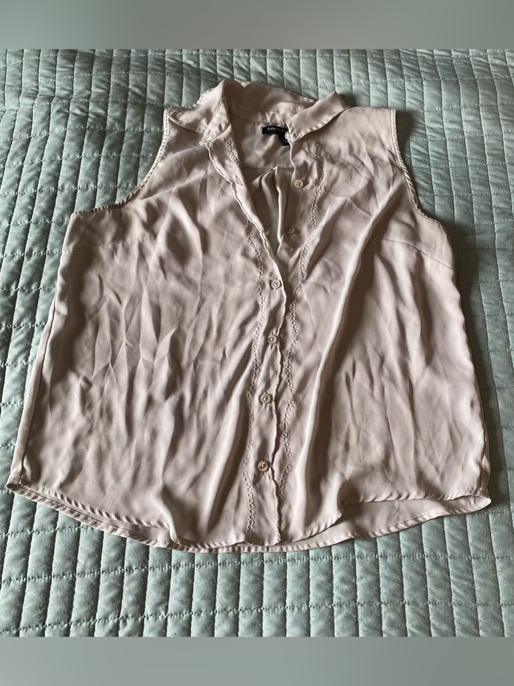 Banana Republic Light Blush Sleeveless Button-Front Top